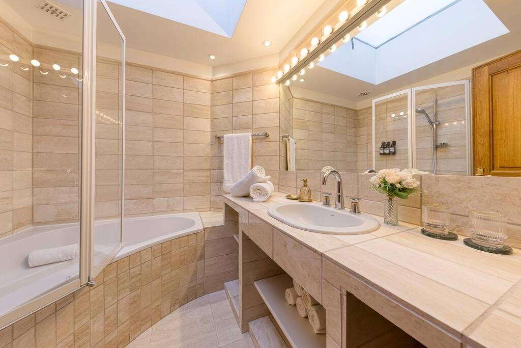 Chic Penthouse Grand-Place Brussel Bagian luar foto